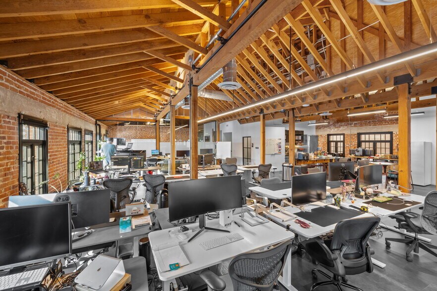 More Photos Of 400-412 Wilshire Blvd, Santa Monica Loft Creative Space For Lease
