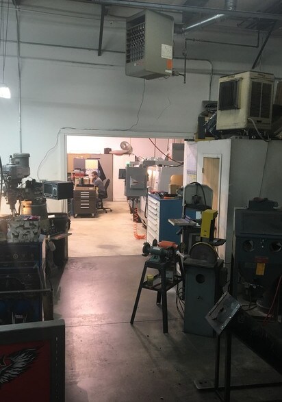More Photos Of 1822 Skyway Dr, Longmont Light Manufacturing For Lease