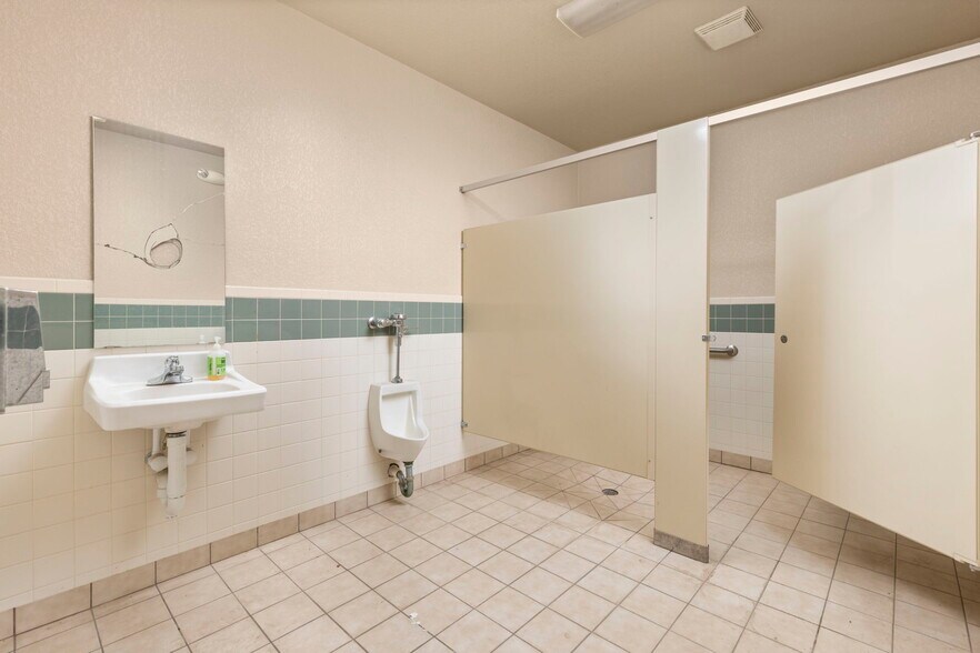 More Photos Of 800 Waterglen Dr, Fort Collins Freestanding For Sale