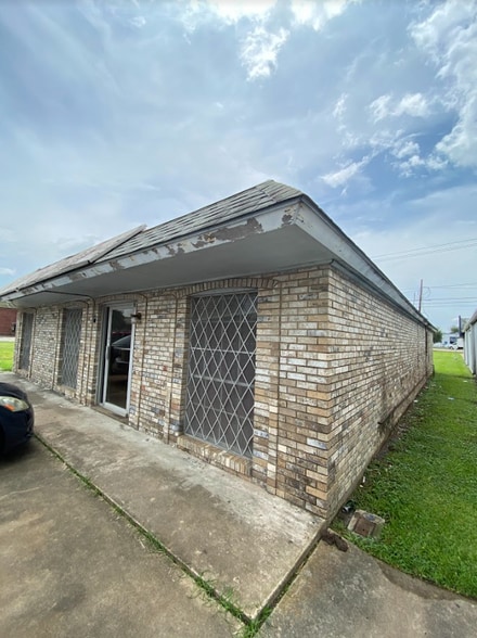 More Photos Of 1301 Avenue H, Freeport Medical For Sale