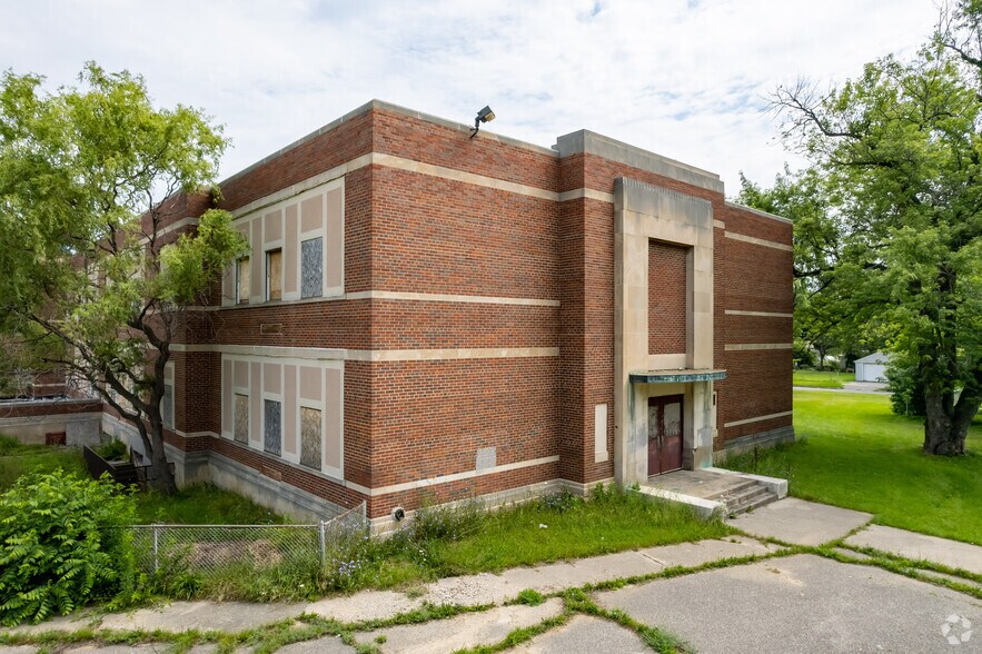 More Photos Of 1033 Barkell St, Pontiac Schools For Sale