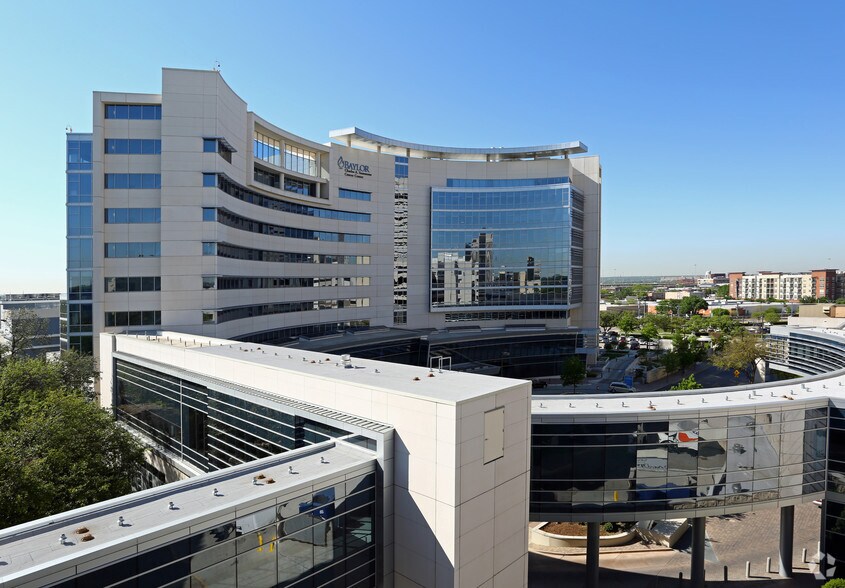 More Photos Of 3410 Worth St, Dallas Medical For Lease