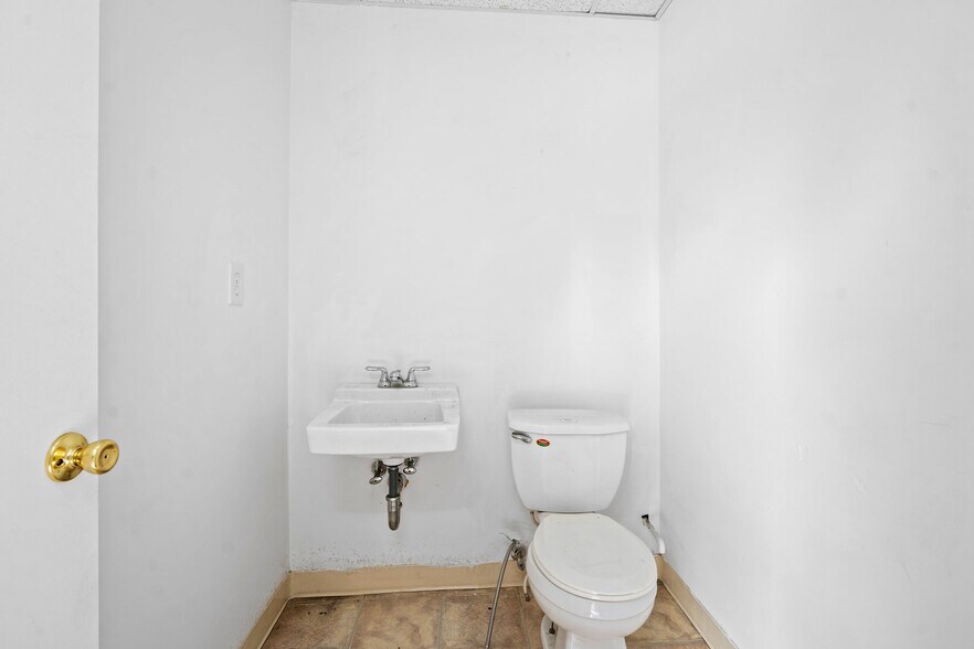 More Photos Of 219 S Main St, Attleboro Unknown For Lease