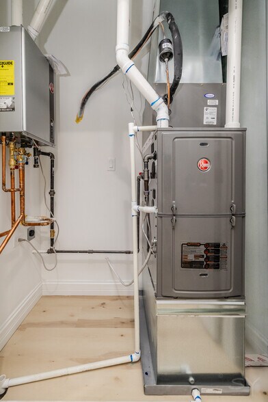 More Photos Of 623 Hamlin Ave, Chicago Apartments For Sale