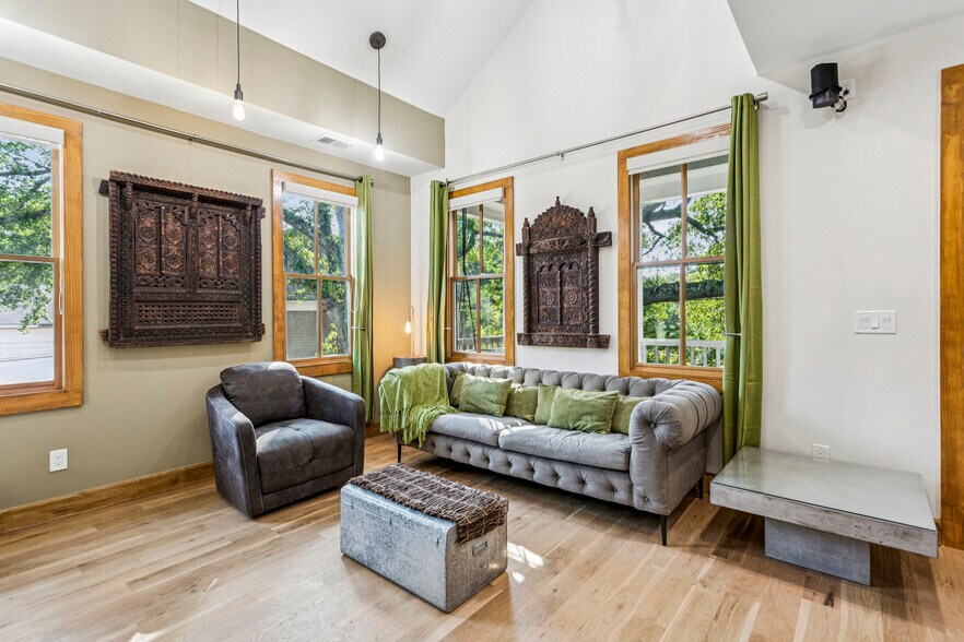 More Photos Of 692 Kirkwood Ave SE, Atlanta Storefront Retail Residential For Sale