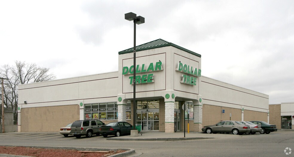 More Photos Of 8892-8918 W Eight Mile, Royal Oak Unknown For Lease