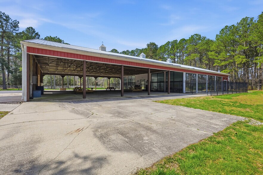 More Photos Of 89 Hunting Quarter Rd, Greenwood Trailer Camper Park For Sale