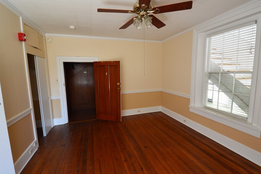 More Photos Of 235 S Church St, Winston-Salem Office For Lease