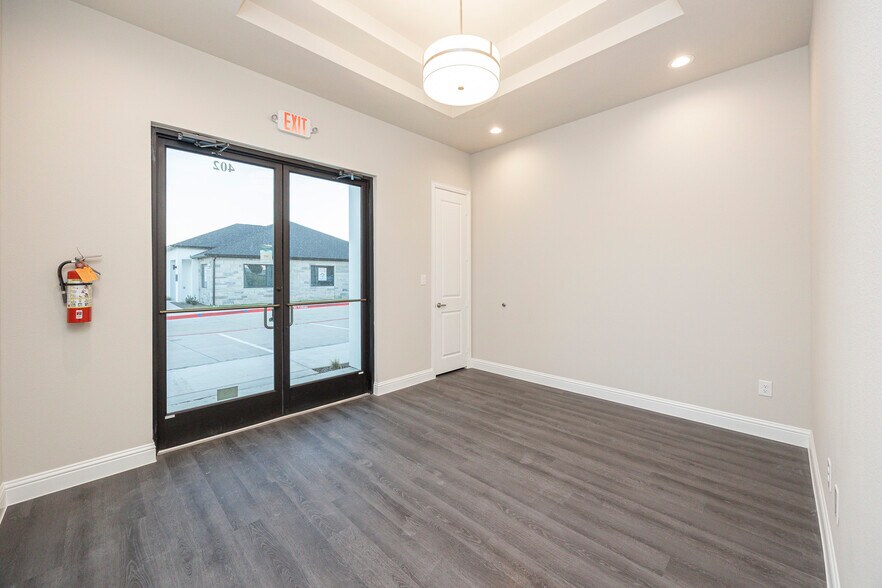 More Photos Of 6000 Alma Rd, McKinney Office For Lease