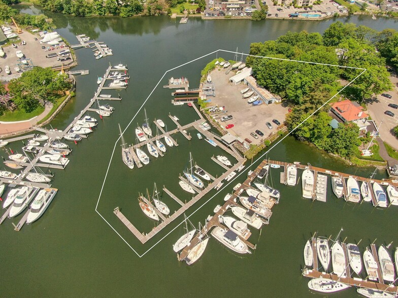 Primary Photo Of 101 Harbor Ln W, New Rochelle Marina For Sale
