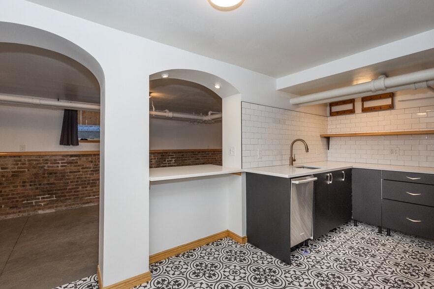 More Photos Of 1400 Detroit St, Denver Apartments For Sale