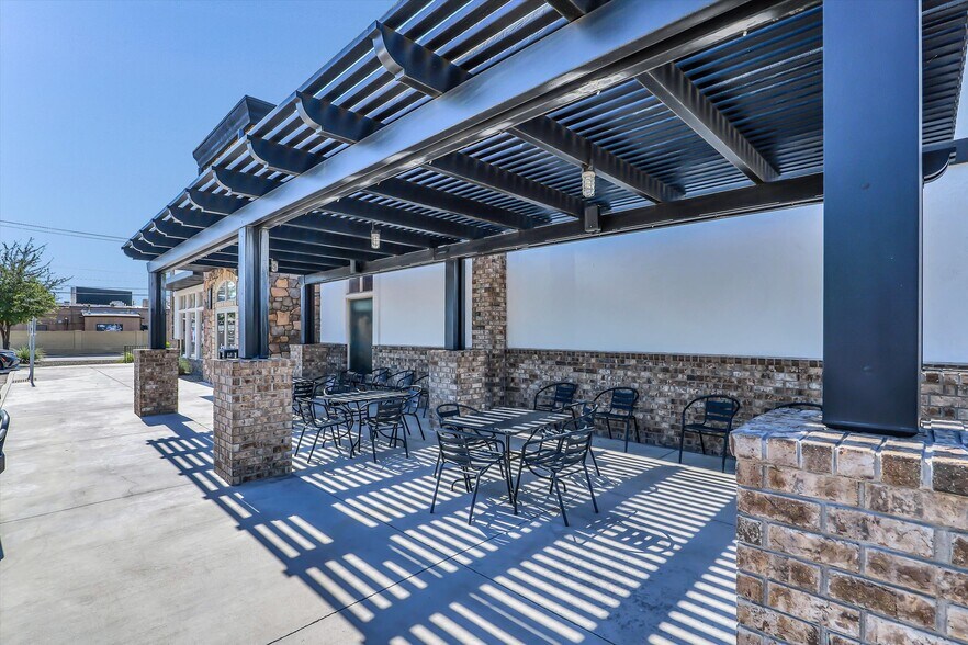 More Photos Of 4126 E Indian School Rd, Phoenix Fast Food For Lease