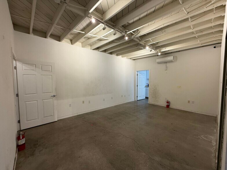 More Photos Of 11611-11615 Washington Pl, Los Angeles Storefront Retail Residential For Lease