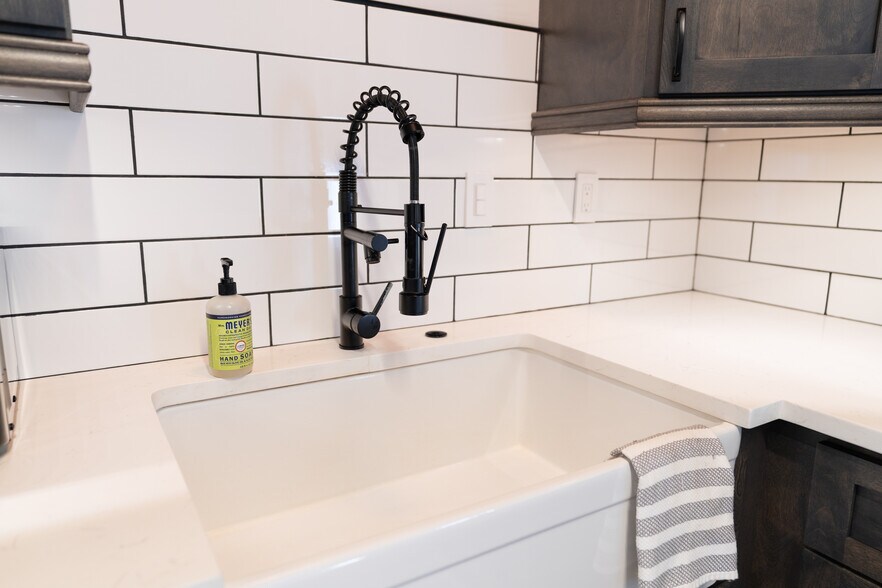 More Photos Of 6908 Office Park Cir, Knoxville Medical For Sale