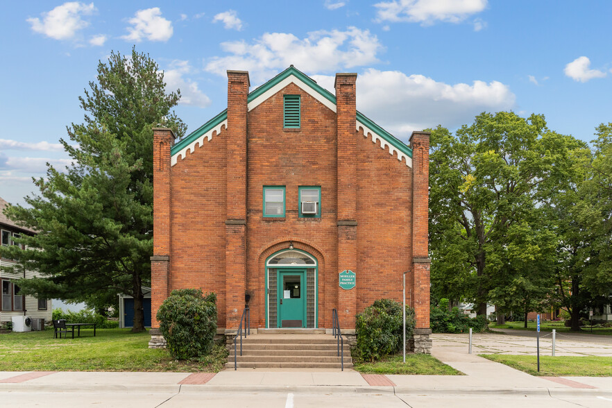 Primary Photo Of 107 E Madison St, Mount Pleasant Healthcare For Sale