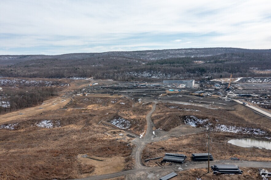 More Photos Of 301 Dziak Dr, Nanticoke Distribution For Lease