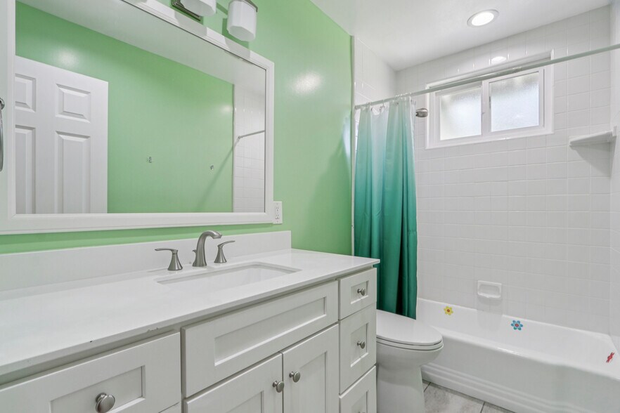 More Photos Of 17148 Stare St, Northridge Apartments For Sale