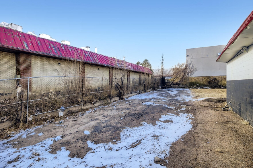 More Photos Of 404 S Circle Dr, Colorado Springs Auto Repair For Sale
