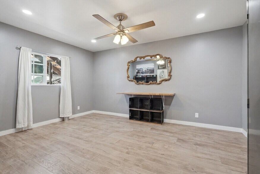 More Photos Of 1040 251st St, Harbor City Industrial For Sale