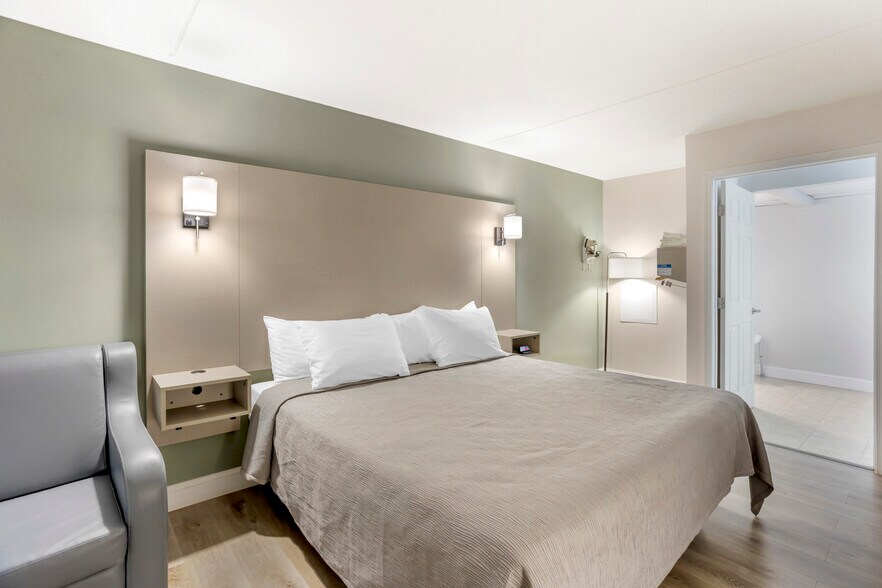 More Photos Of 170 Eastbrook Rd, Smoketown Hotel For Sale