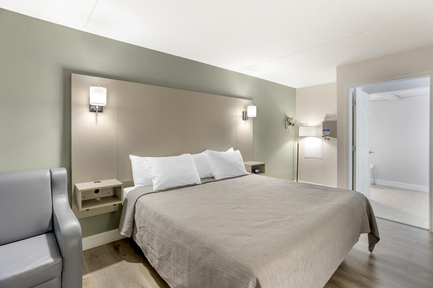 More Photos Of 170 Eastbrook Rd, Smoketown Hotel For Sale