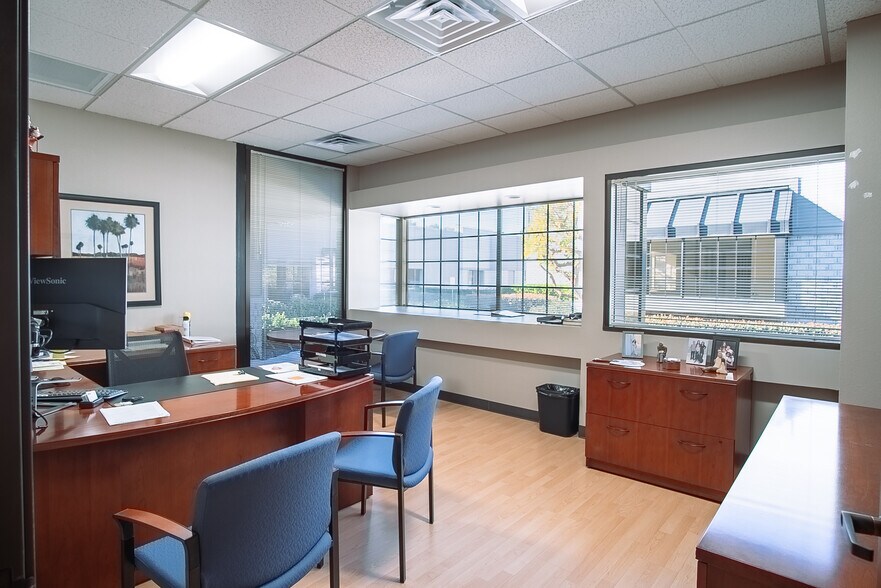 More Photos Of 5150 Avenida Encinas, Carlsbad Office For Sale