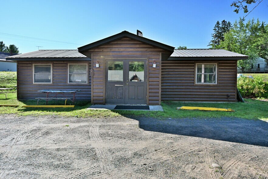 More Photos Of 28407 County Road H, Webster Restaurant For Sale