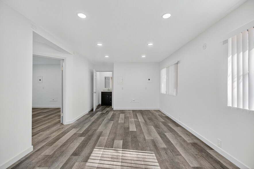 More Photos Of 5897 Pony Express Trl, Pollock Pines Office For Sale