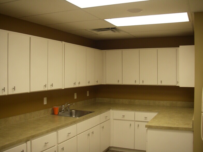 More Photos Of 101-113 NE 19th Dr, Okeechobee Medical For Lease