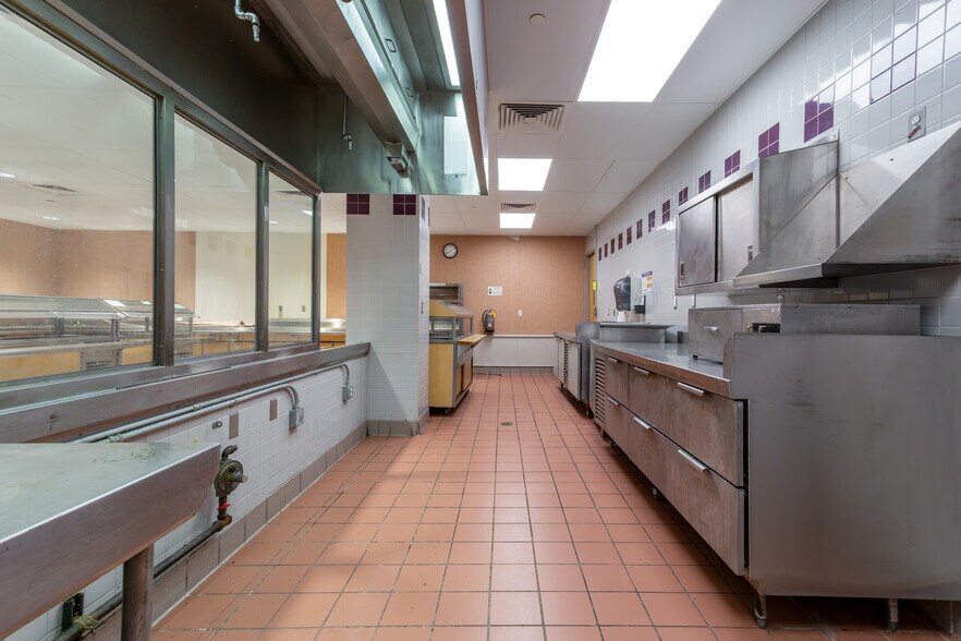 More Photos Of 11000 W Lake Park Dr, Milwaukee Office For Sale