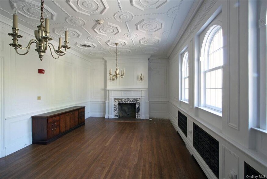 More Photos Of 2 S Broadway, Tarrytown Restaurant For Sale