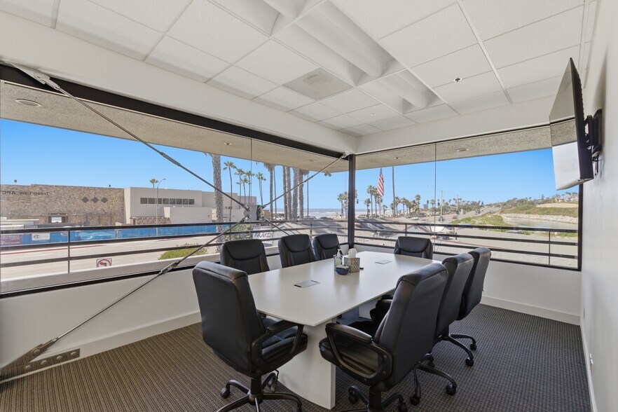 More Photos Of 2533 S Highway 101, Cardiff By The Sea Coworking Space
