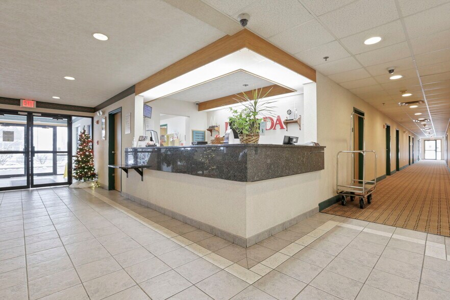 More Photos Of 509 S Wooster Ave, Strasburg Hotel For Sale