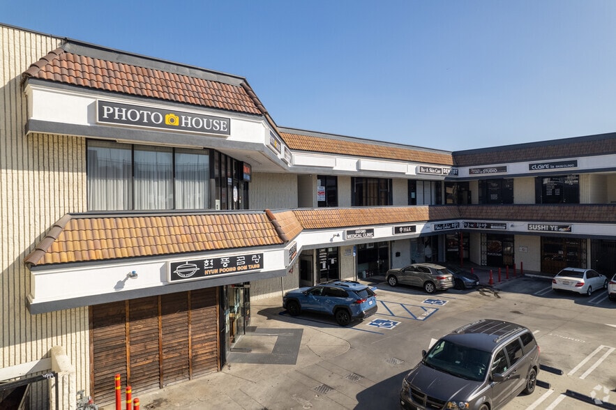 More Photos Of 238-244 S Oxford Ave, Los Angeles Unknown For Lease
