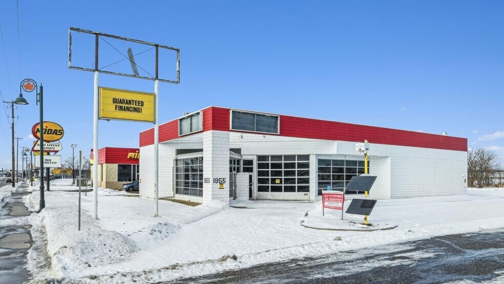 Primary Photo Of 1955 County Road D E, Maplewood Auto Repair For Sale
