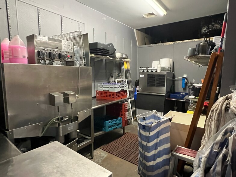 More Photos Of 821 W Broadway St, Muskogee Restaurant For Sale