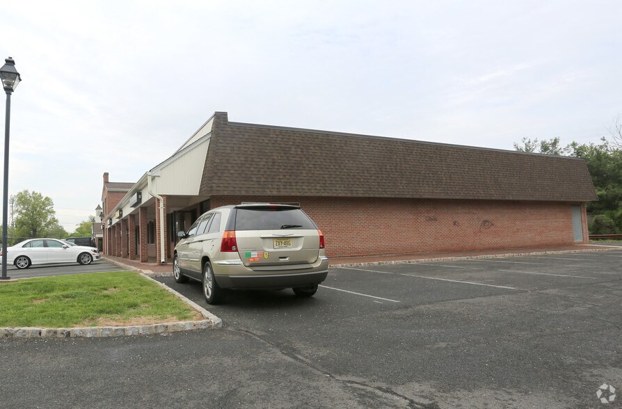 More Photos Of 381 Triangle Rd, Hillsborough Freestanding For Lease