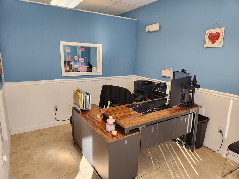 More Photos Of 301 E Ocean Ave, Lantana Office For Lease
