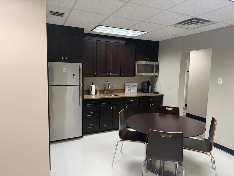 More Photos Of 17 Berkshire Rd, Newtown Medical For Lease