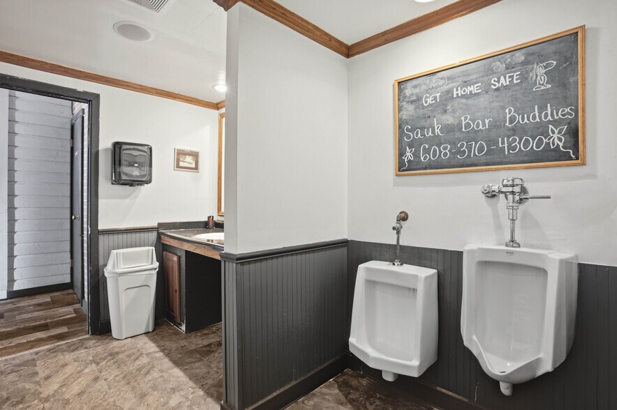 More Photos Of E13887 Highway DL, Merrimac Specialty For Sale
