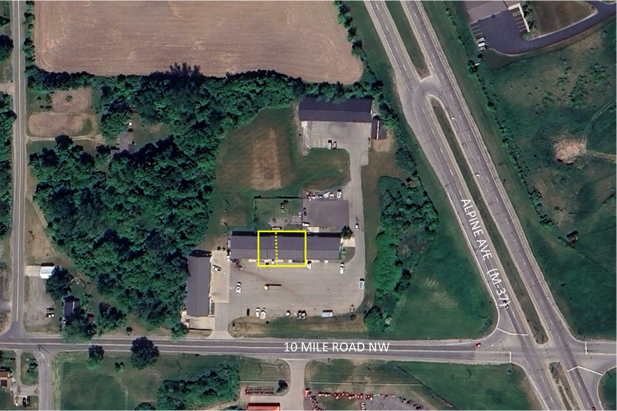 More Photos Of 1513-1517 10 Mile Rd, Sparta Warehouse For Lease