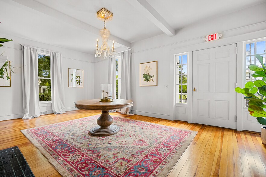 More Photos Of 207 Westminster Hwy, Westminster Specialty For Sale