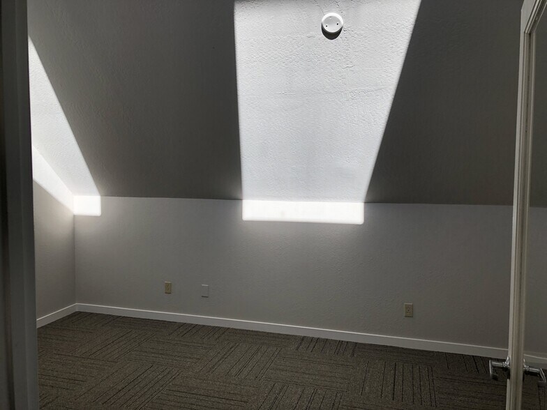 More Photos Of 1100 Lincoln Ave, Napa Medical For Lease