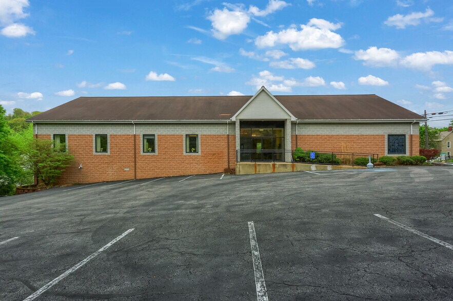 More Photos Of 426 E Main St, Evans City Religious Facility For Sale