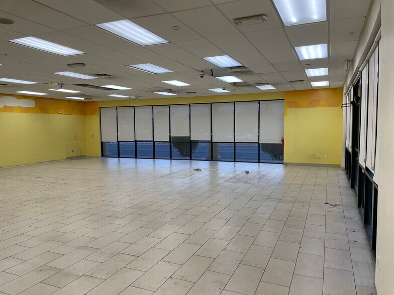 More Photos Of 230 A Nellis Blvd, Las Vegas Freestanding For Lease