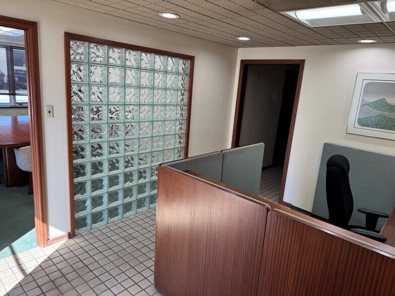 More Photos Of 179 Pennsylvania Ave, Malvern Warehouse For Lease