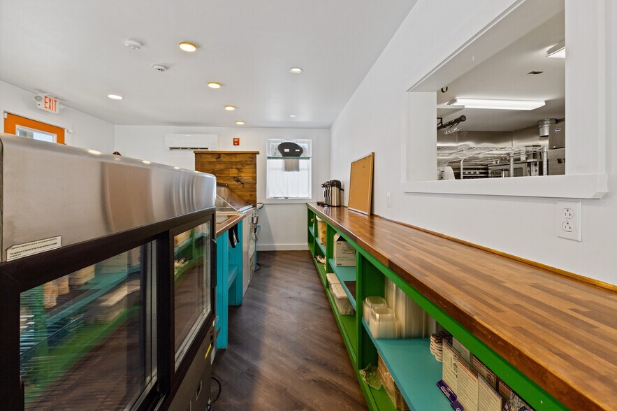 More Photos Of 205 W Main St, Liberty Restaurant For Sale