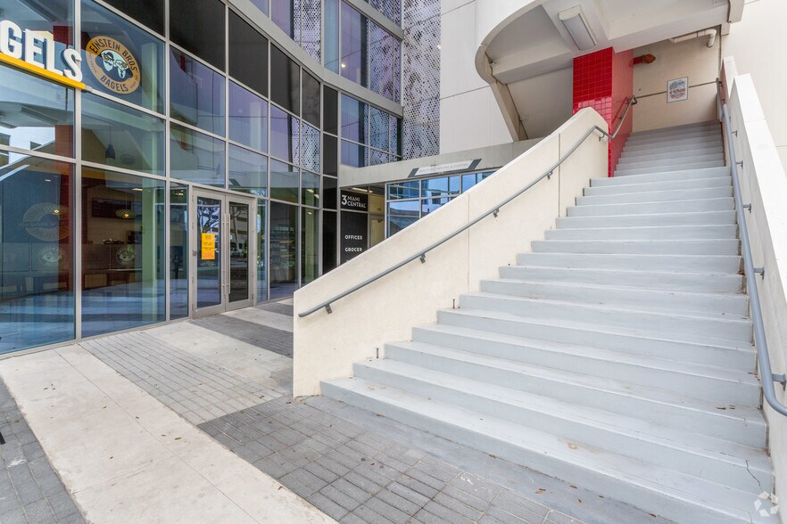 More Photos Of 161 NW 6th St, Miami Office For Lease