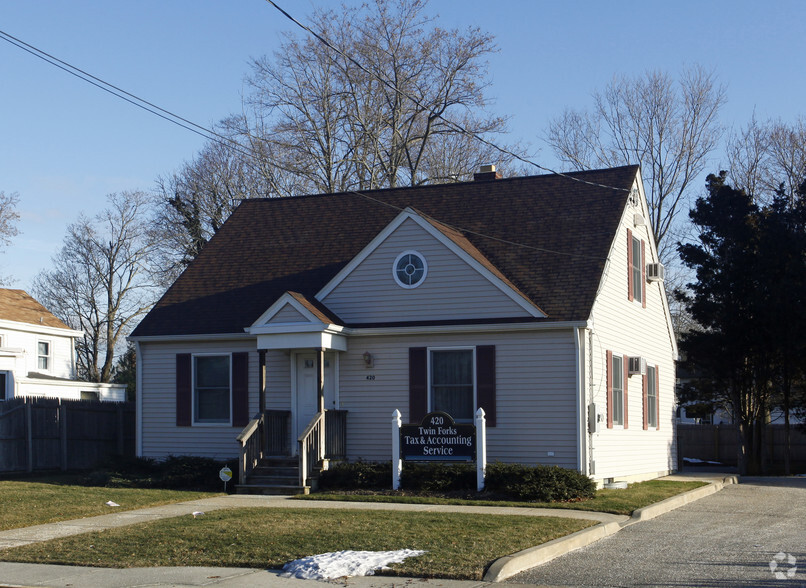 Primary Photo Of 420 Osborn Ave, Riverhead Office For Sale