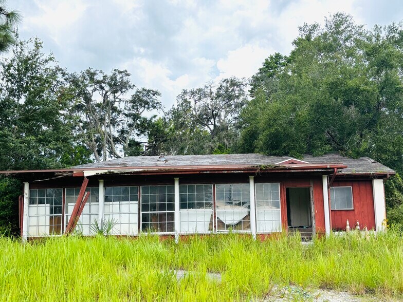Primary Photo Of 6440 S Suncoast Blvd, Homosassa Flex For Sale